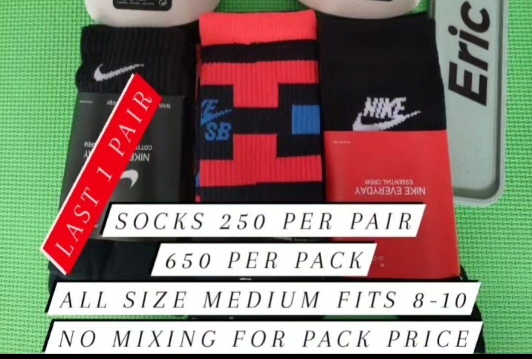 nike socks medium size