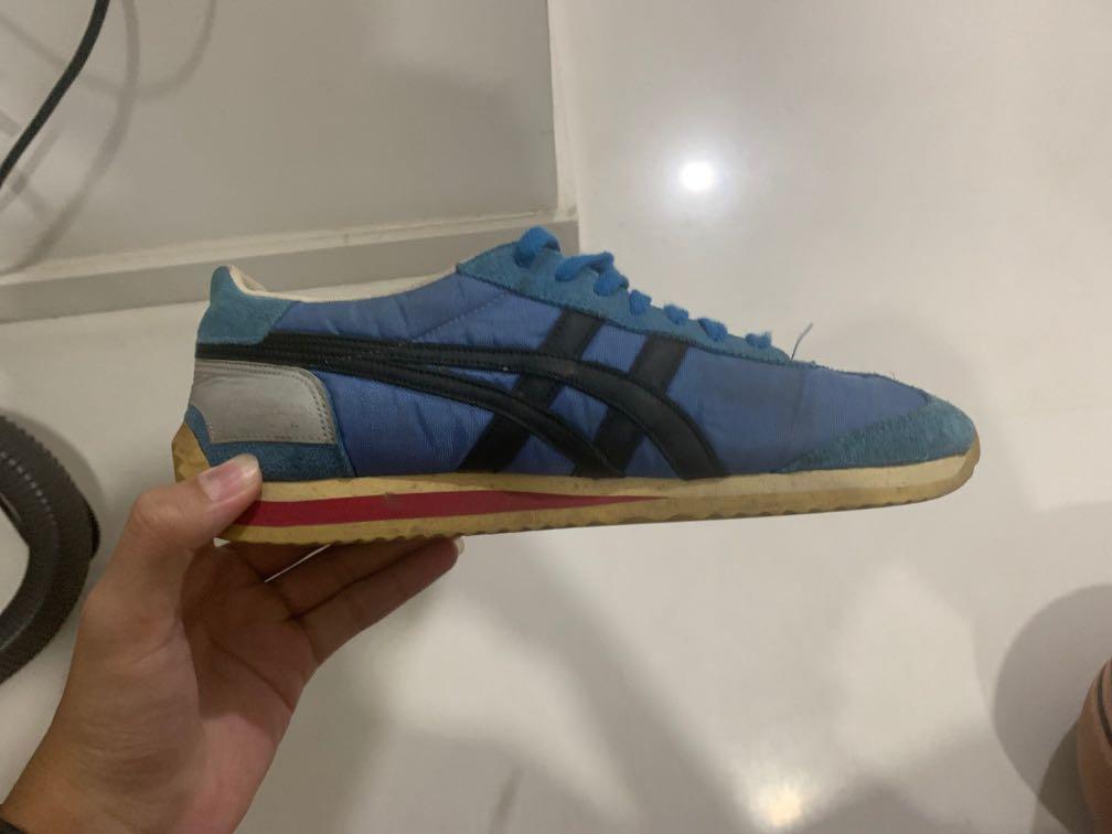 Onitsuka Tiger (Category: Sneakers) located in Singapore. Submitted by vaderdarthfcb (Listing ID 1059305613, Image 1). Description: Size US 4.5.