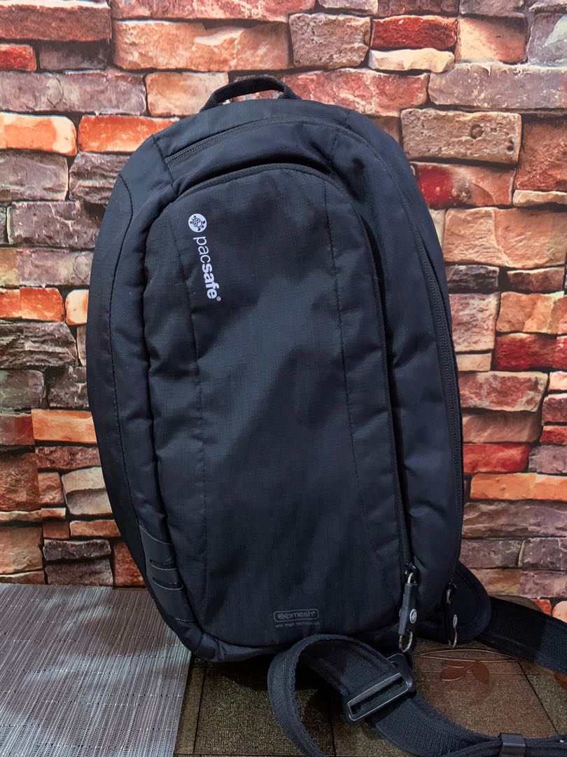 Pacsafe venturesafe 325 top