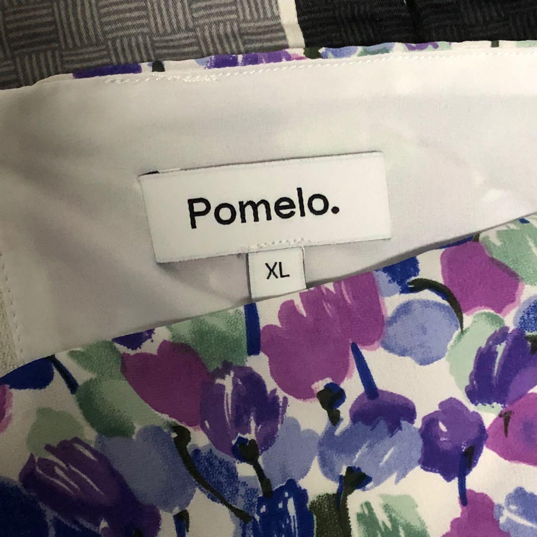 Pomelo purple cropped top (Category: Sleeveless) located in Quezon City. Submitted by closethangs (Listing ID 1059298325, Image 2). Description: Bought this at Zalora for 1.5k and selling it for 500 just bcos it won’t fit me. Never used and price is tbh a steal! Size is XL Tags: Pomelo Zalora Floral top Purple top Girly top .