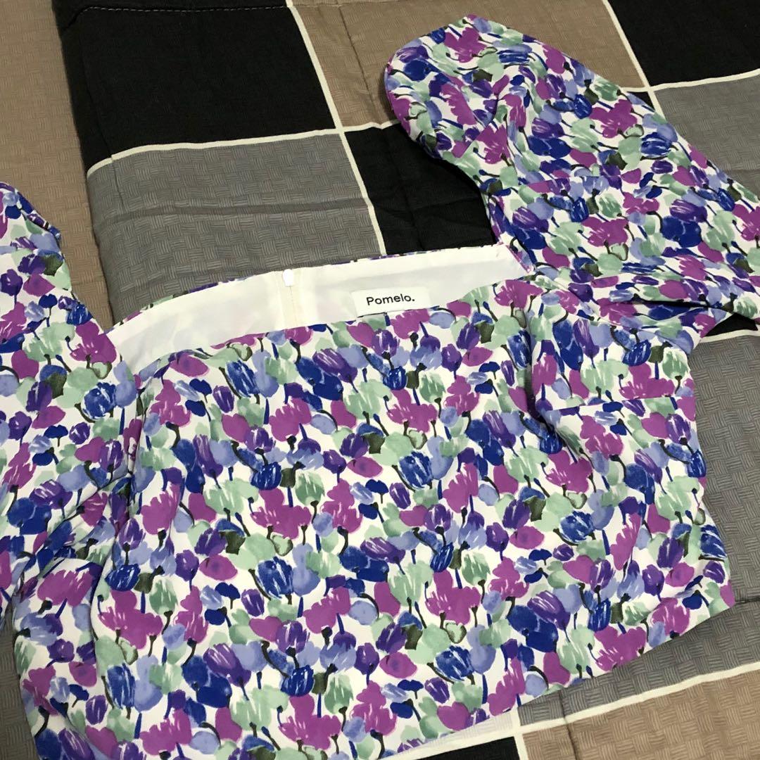 Pomelo purple cropped top (Category: Sleeveless) located in Quezon City. Submitted by closethangs (Listing ID 1059298325, Image 3). Description: Bought this at Zalora for 1.5k and selling it for 500 just bcos it won’t fit me. Never used and price is tbh a steal! Size is XL Tags: Pomelo Zalora Floral top Purple top Girly top .
