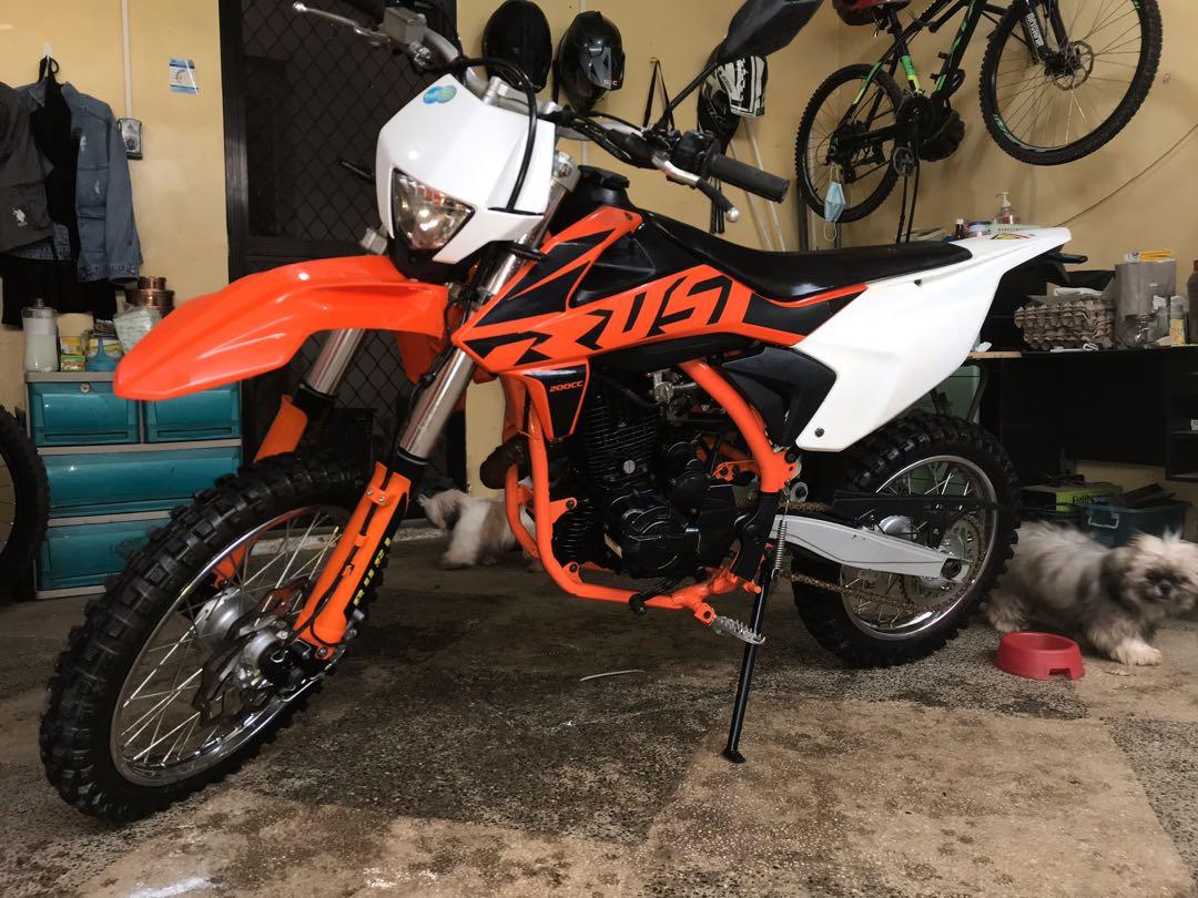 Rusi enduro price sales