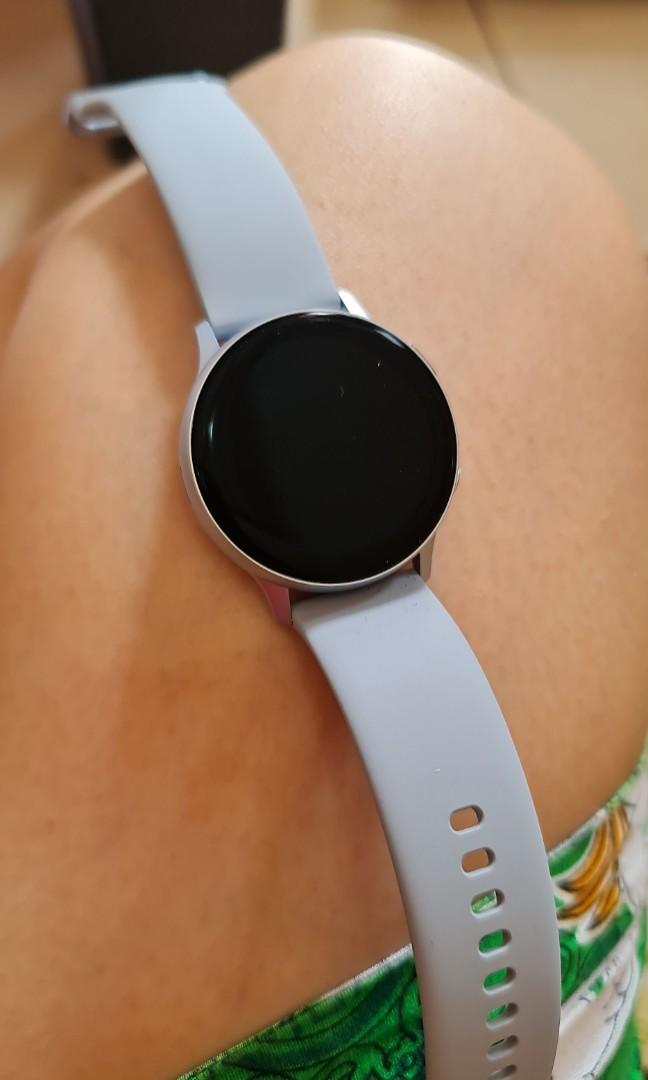 Samsung galaxy watch active 2, Barang Mewah, Jam Tangan di Carousell
