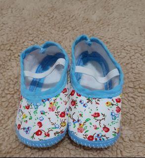 Sepatu bayi