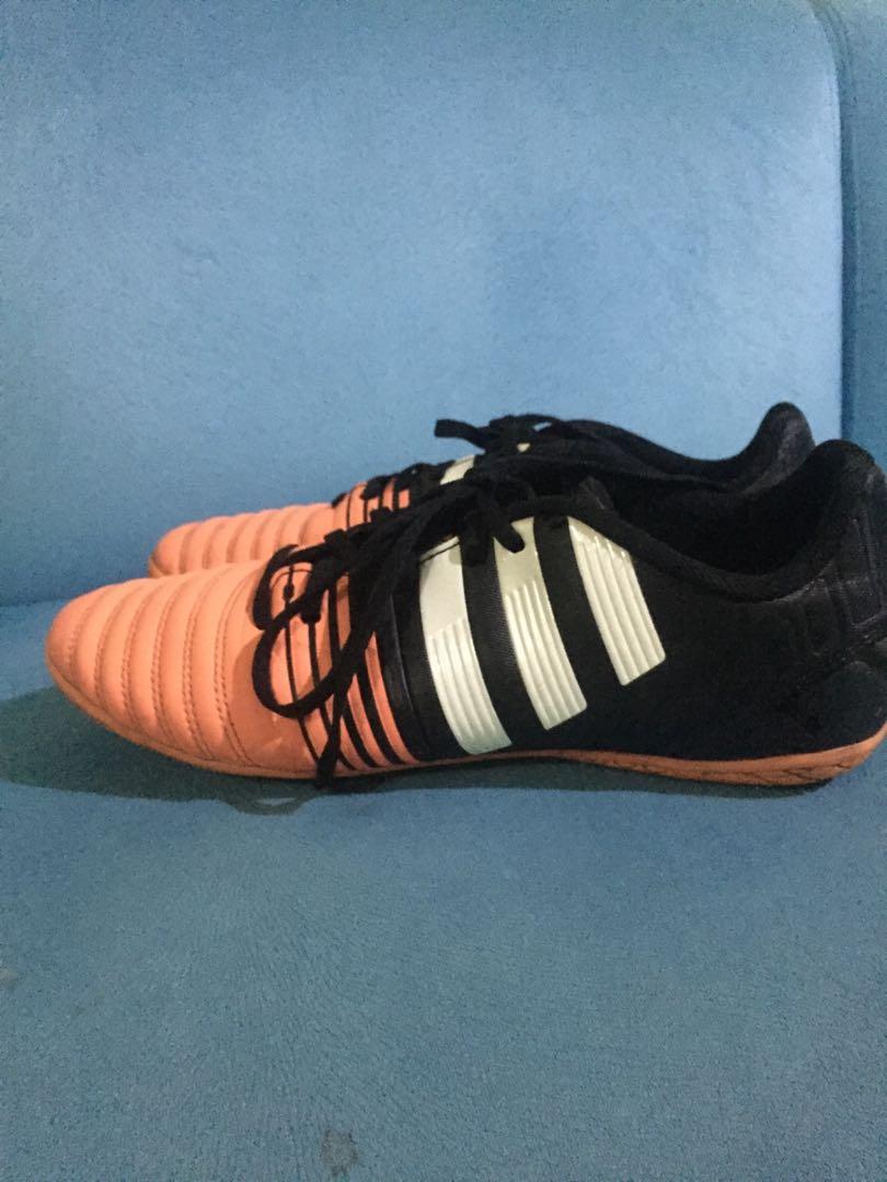 Sepatu futsal adidas nitrocharge hitam polos 2025