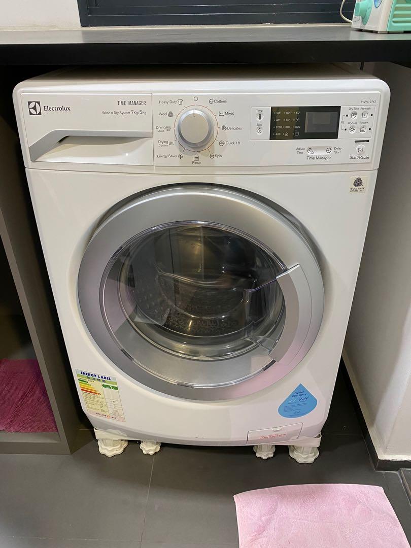Electrolux 2 in store 1 washer dryer