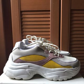 (Category: ) located in . Submitted by my.wardrobe (Listing ID 1059218188, Image 1). Description: .