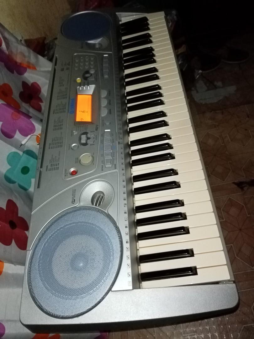 YAMAHA PSR-275 Portable Keyboard, Hobbies & Toys, Music & Media