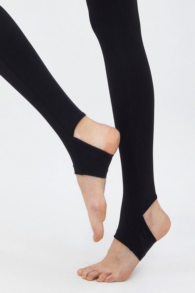 Leggings with heel hole best sale