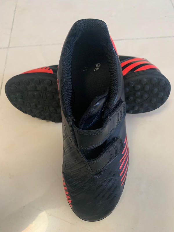 Adidas 足球鞋黑色$70, 運動產品, 其他運動產品- Carousell