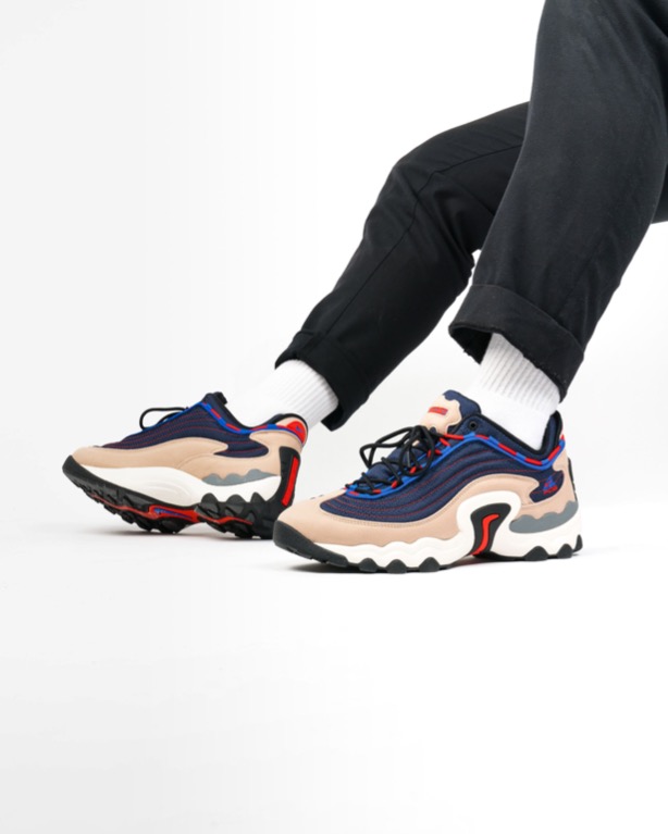 nike acg air skarn sand