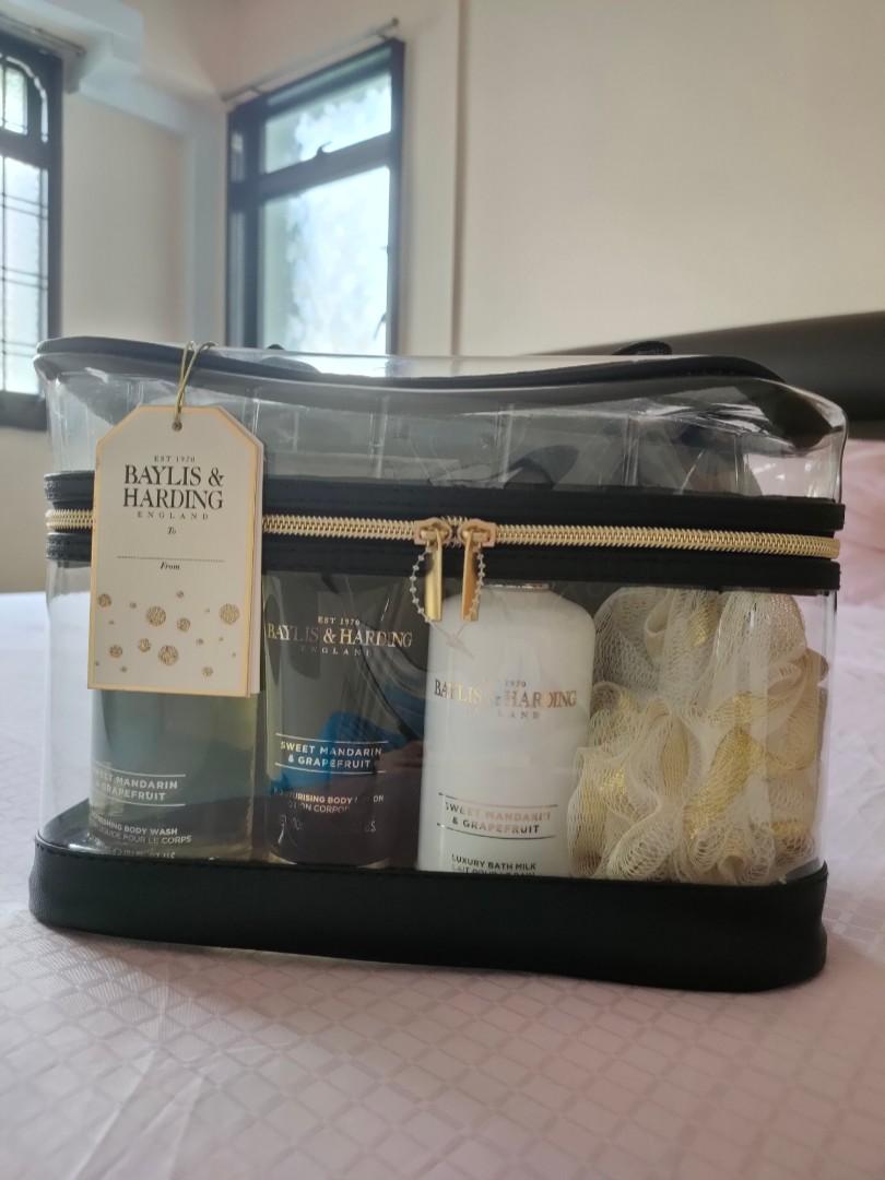 Weekend bag deals gift set