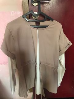 (Kategori: ) berada di . Dikirim oleh value_wardrobe (ID iklan 1053329700, Gambar 1). Deskripsi: .