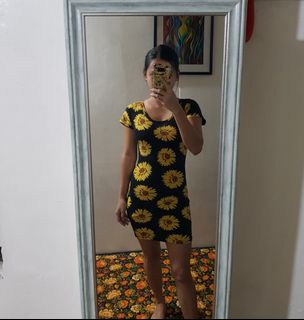 (Category: ) located in . Submitted by queendaleboutique (Listing ID 1053370718, Image 1). Description: .