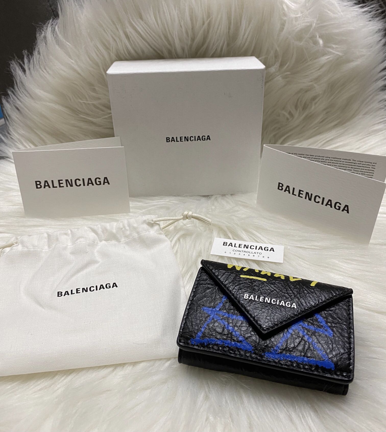 BRAND NEW!!! Brand New Authentic Balenciaga Papier Mini Graffiti