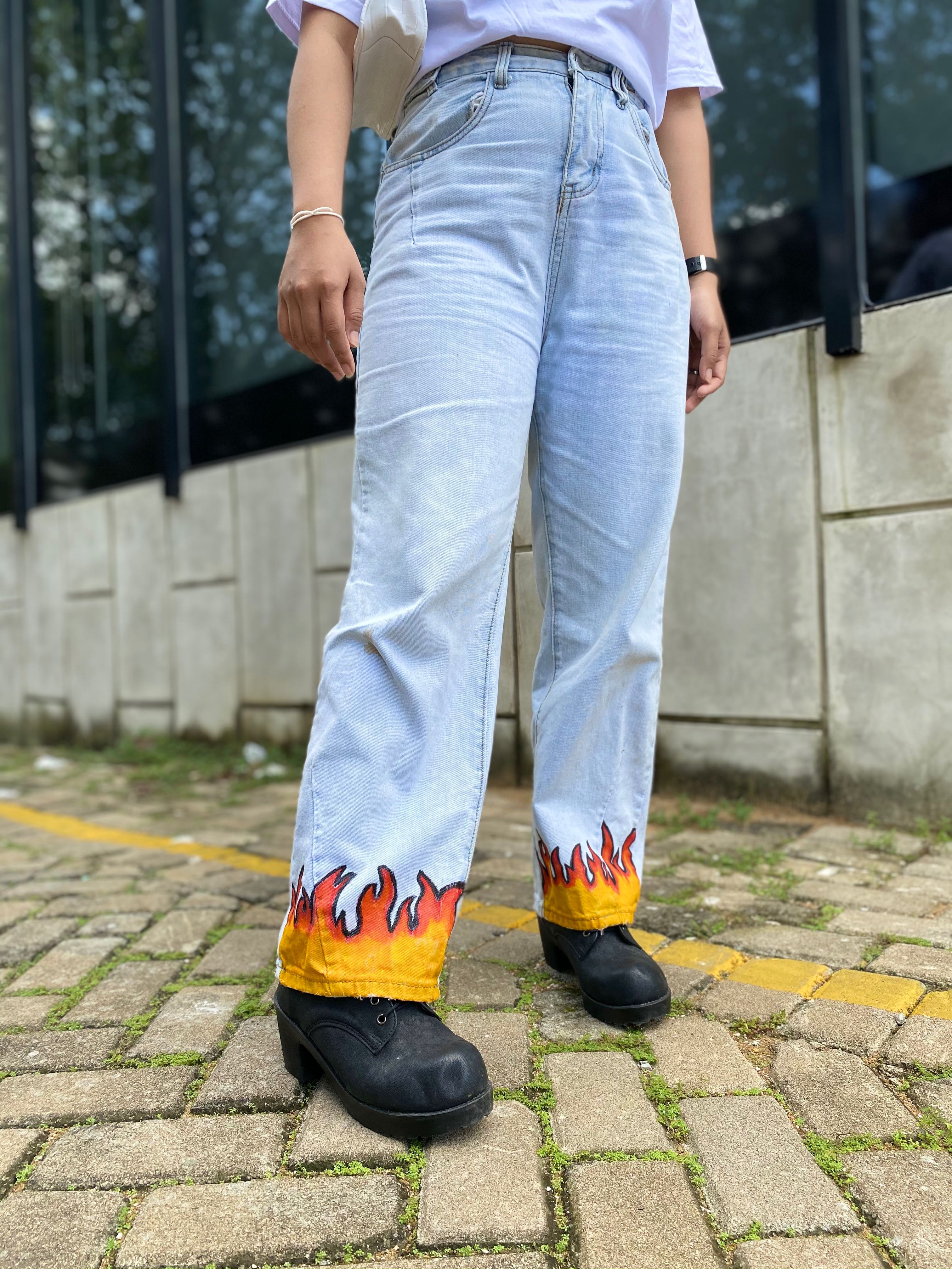 Celana Levis Custom Gambar Api Fesyen Wanita Pakaian Wanita Bawahan Di Carousell Levi's levis 501 original celana jeans pria 501 model terbaru celana panjang pria celana levis ori fhasion pria terkini blue vintage eu:28. carousell