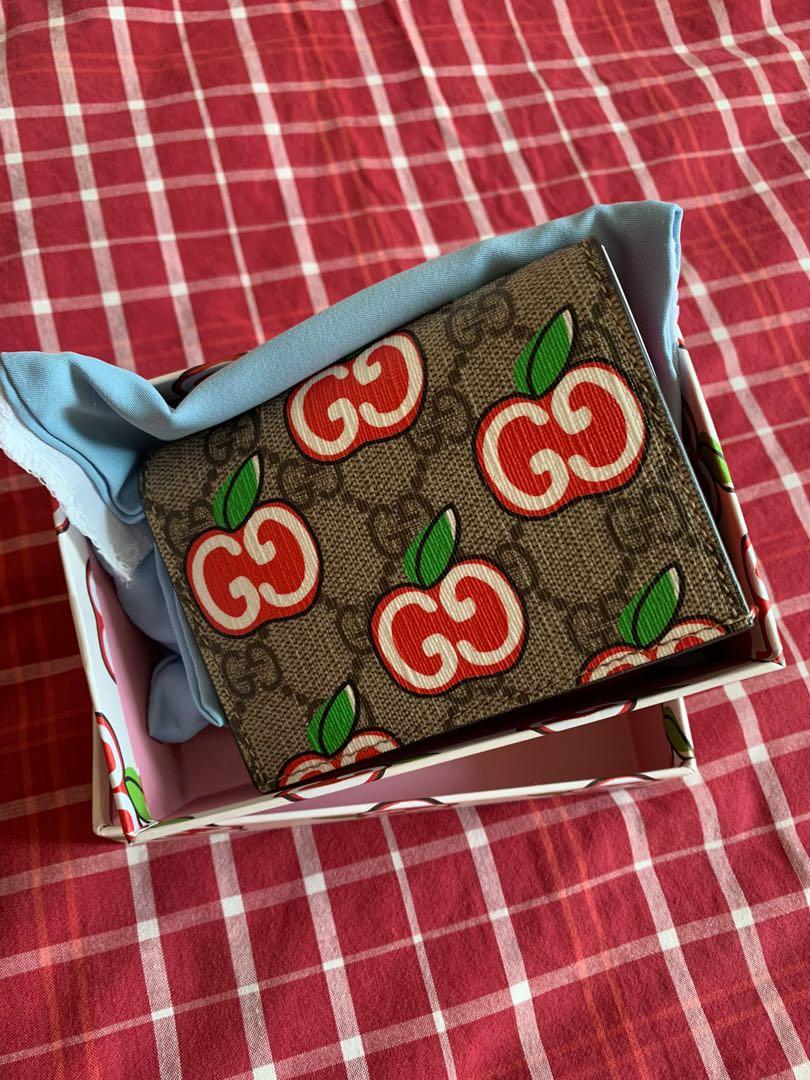 gucci apple logo