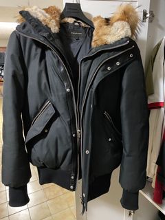 (Category: ) located in . Submitted by closettoronto25 (Listing ID 1053313478, Image 1). Description: .