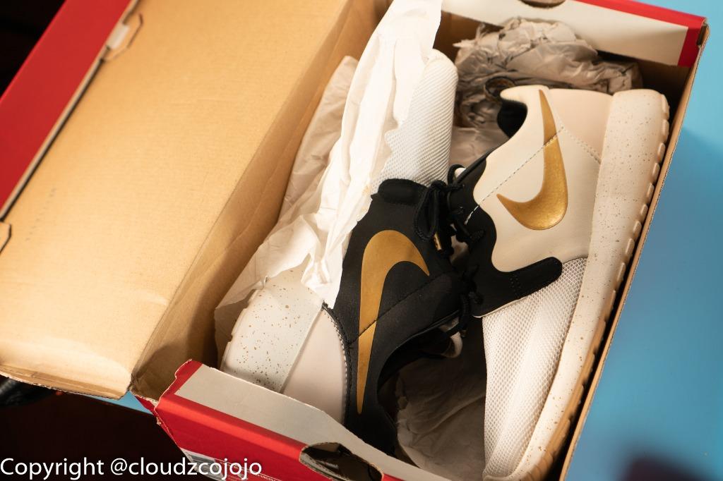 roshe run gold trophy