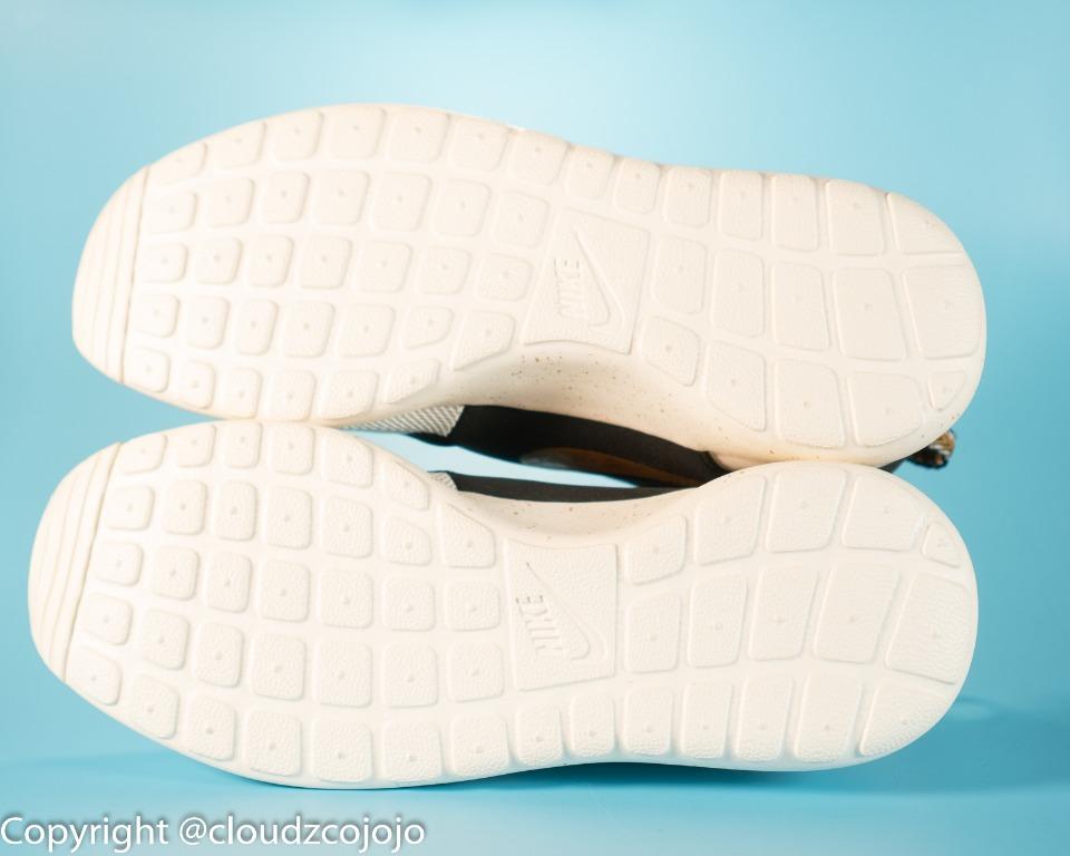 roshe run gold trophy