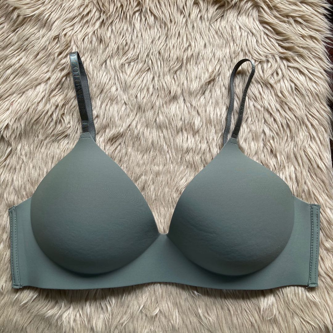 SUPER SALE! Vince Camuto wire-free bra 💯 Authentic, Women's Fashion, Tops,  Others Tops on Carousell