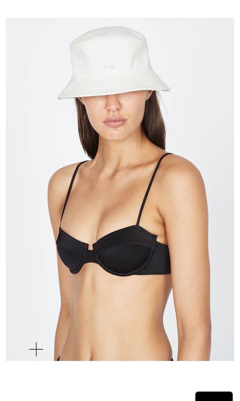 Triangl bucket hat Clearance