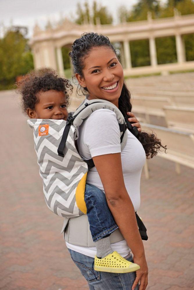 Tula Standard Carrier Gray Zig Zag, Babies & Kids, Going Out, Carriers