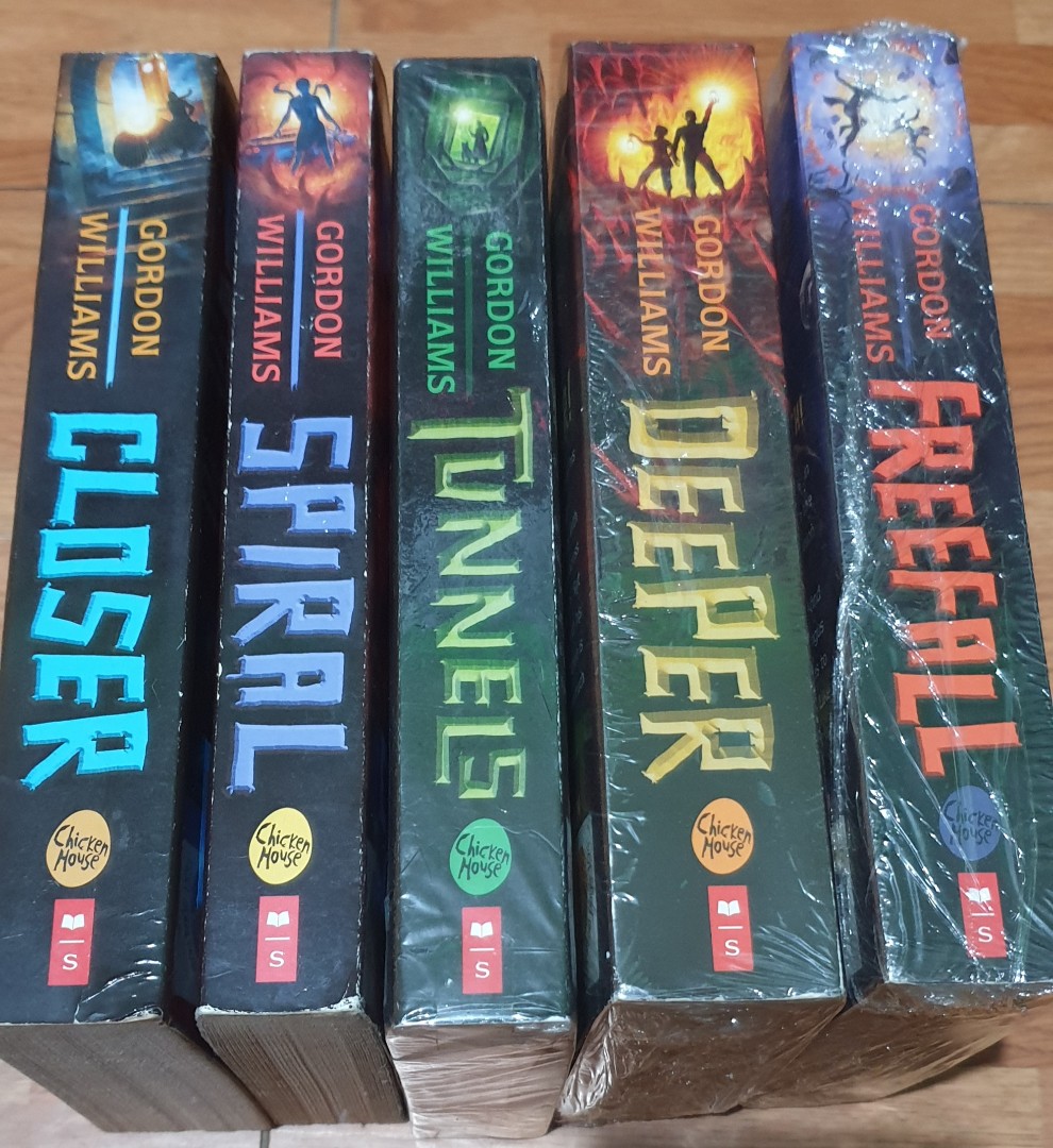 TUNNELS SERIES 600 pesos for 5 books, Hobbies & Toys, Books & Magazines