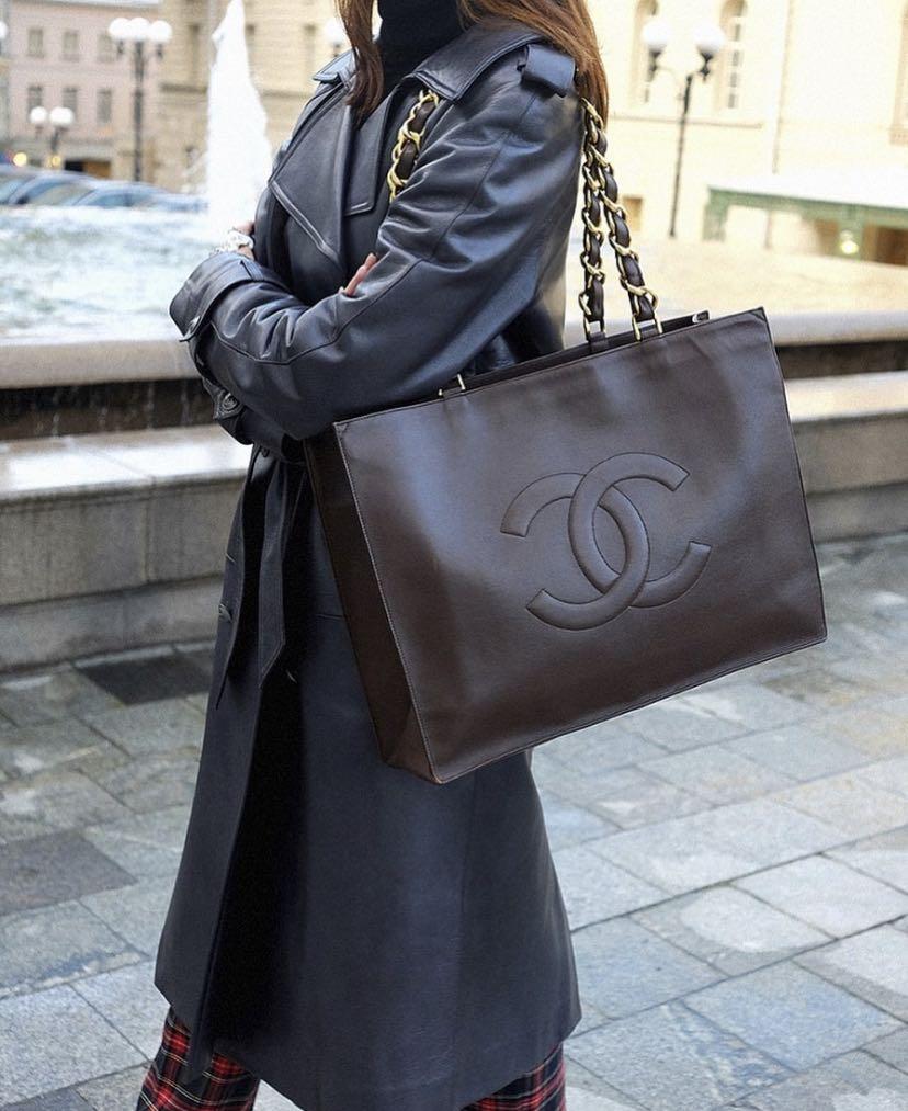Vintage Chanel Tote Bag in Chunky Chain, Luxury, Bags & Wallets on Carousell