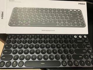 Xiaomi MIIIW Mini Wireless Bluetooth Keyboard