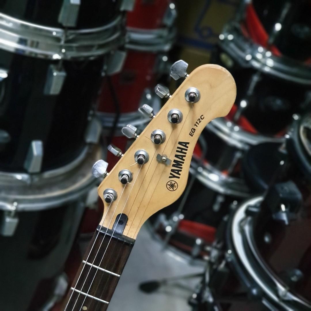 Yamaha EG112C, Hobbies & Toys, Music & Media, Musical Instruments on