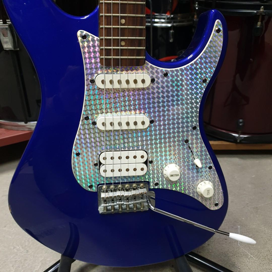 Yamaha EG112C, Hobbies & Toys, Music & Media, Musical Instruments on