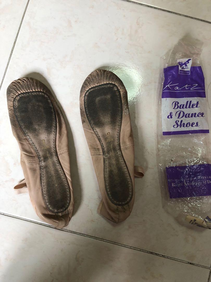 full sole leather ballet shoes size 5 wide, Women's Fashion, Footwear