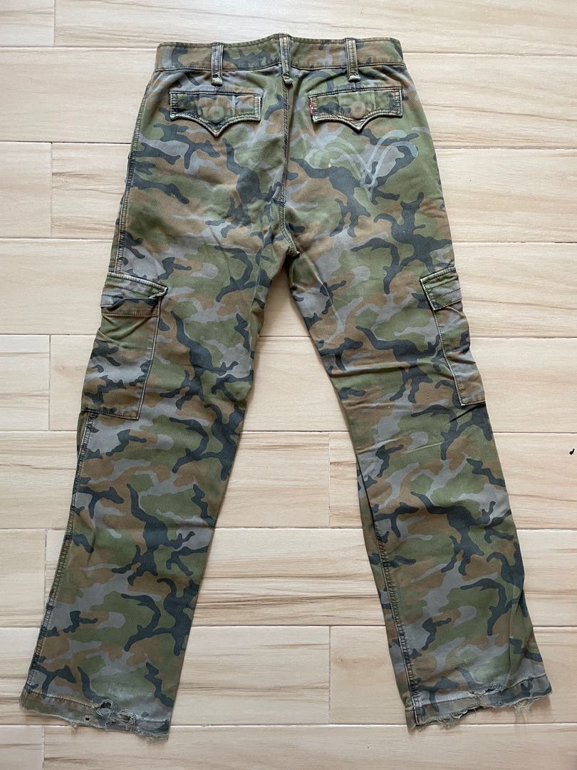 Levis Camo Jeans, Men's Fashion, Bottoms, Jeans on Carousell