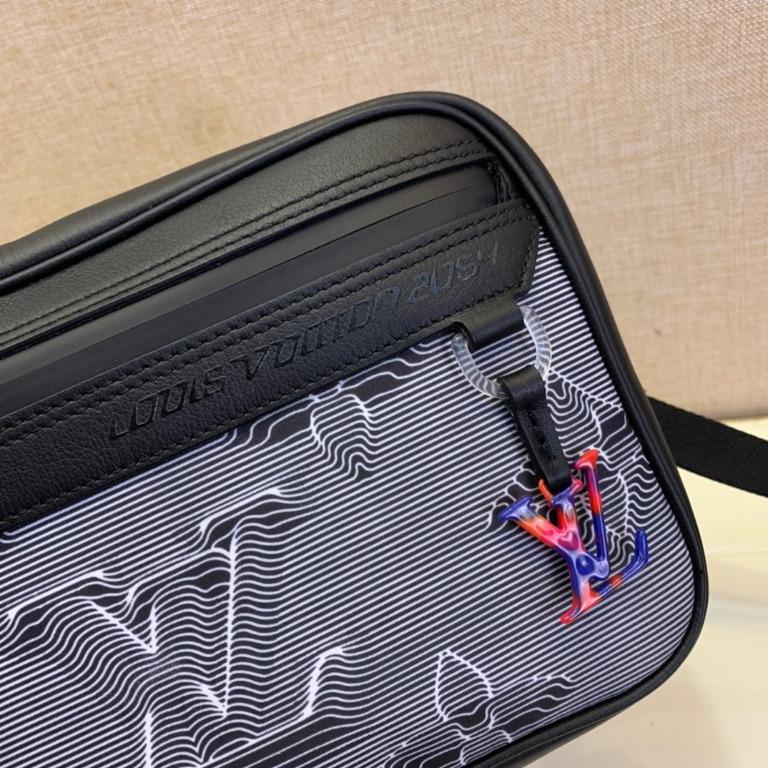 Lv expandable messenger best sale