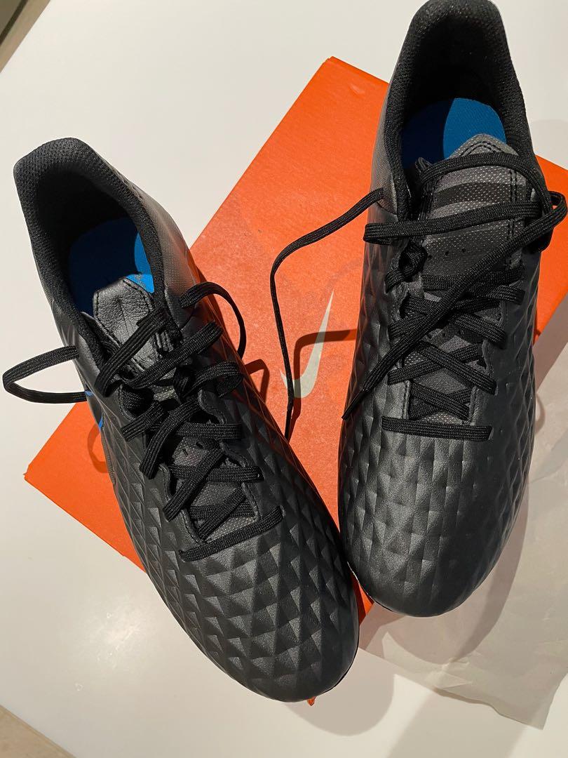 Nike Tiempo Legend 8 Academy (Size US 10.5), Men's Fashion, Activewear on  Carousell