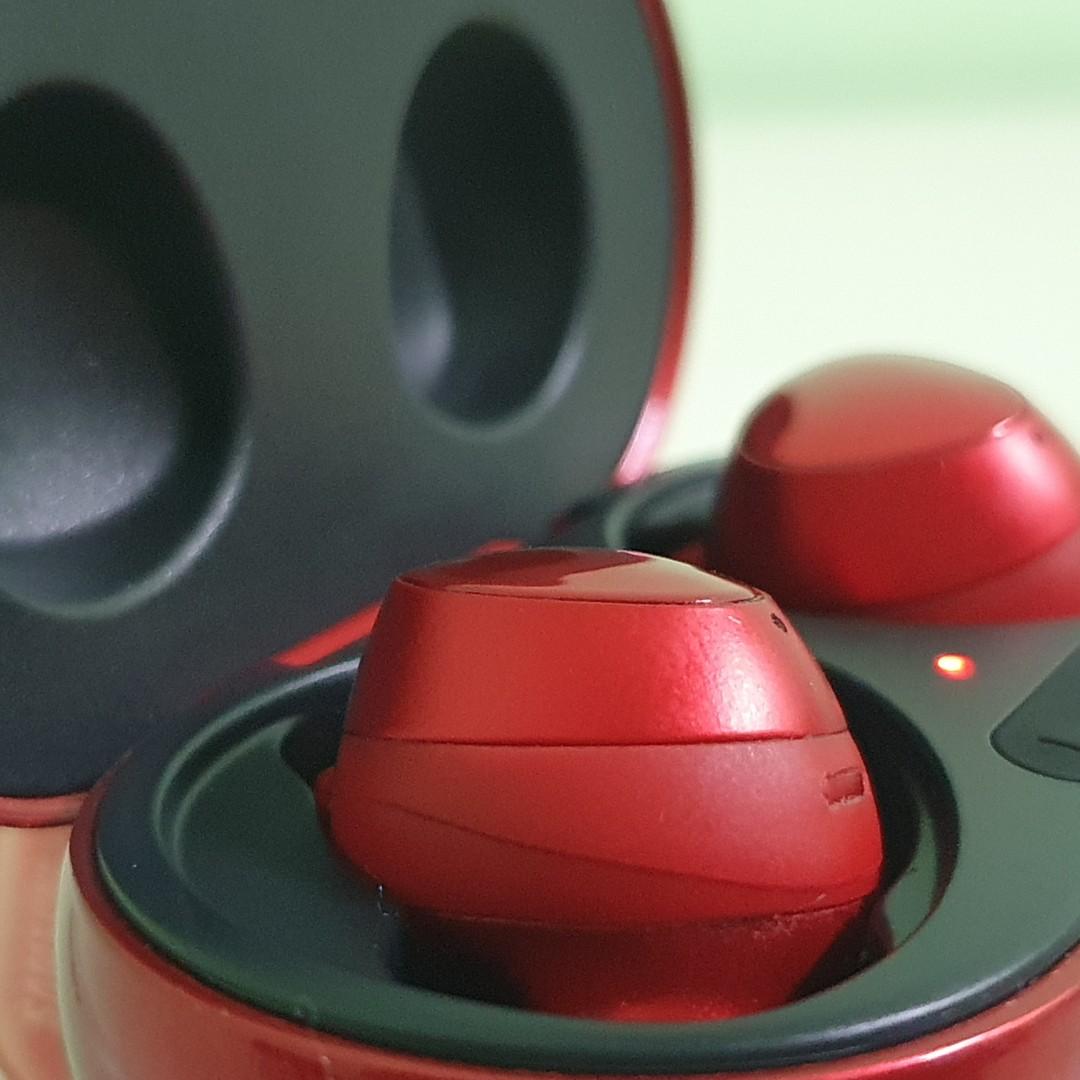 Red galaxy buds hotsell plus best buy