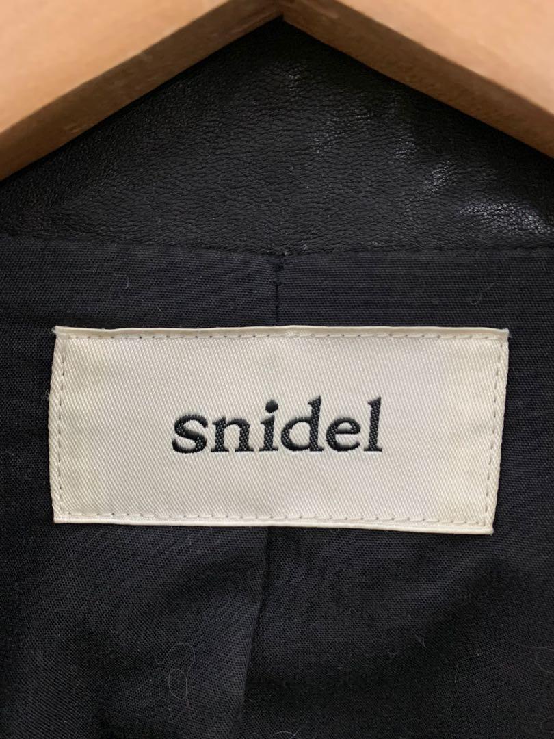 Snidel （分類：襯衫）位於 Hong Kong。 由 xason666 提交（商品編號 1059574070，圖片 3）。簡介： Snidel 18ss 女裝黑色羊皮皮褸size 0,（cm）前長53、後長48含領、胸76、䄂長58, 購自東京入手價¥41800，欠單95新，歡迎查詢，謝謝各位 。