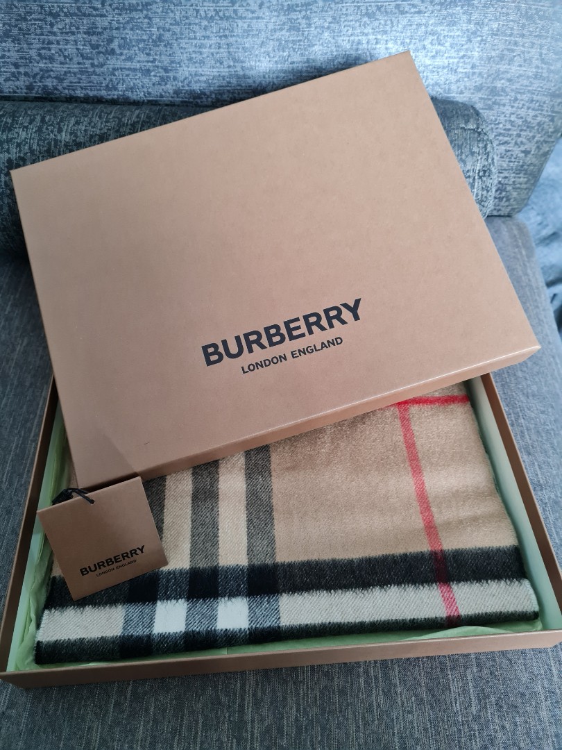 Burberry scarf unboxing hotsell