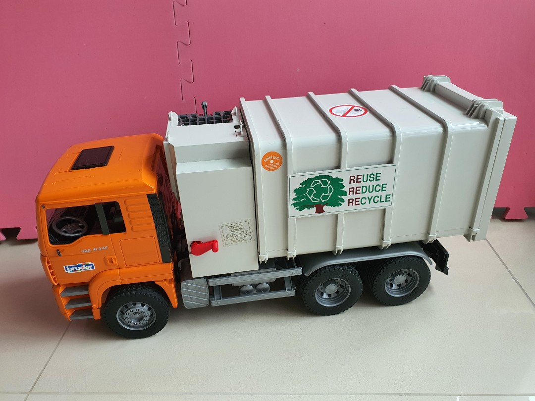 Used bruder hot sale toys