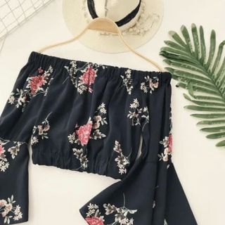 (Category: ) located in . Submitted by ley.prelovedcloset (Listing ID 1059769452, Image 1). Description: .