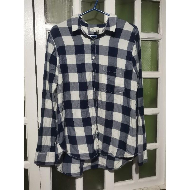 H m LOGG Oversized Plaid Flannel Shirt Women s Fashion Tops Shirts on Carousell