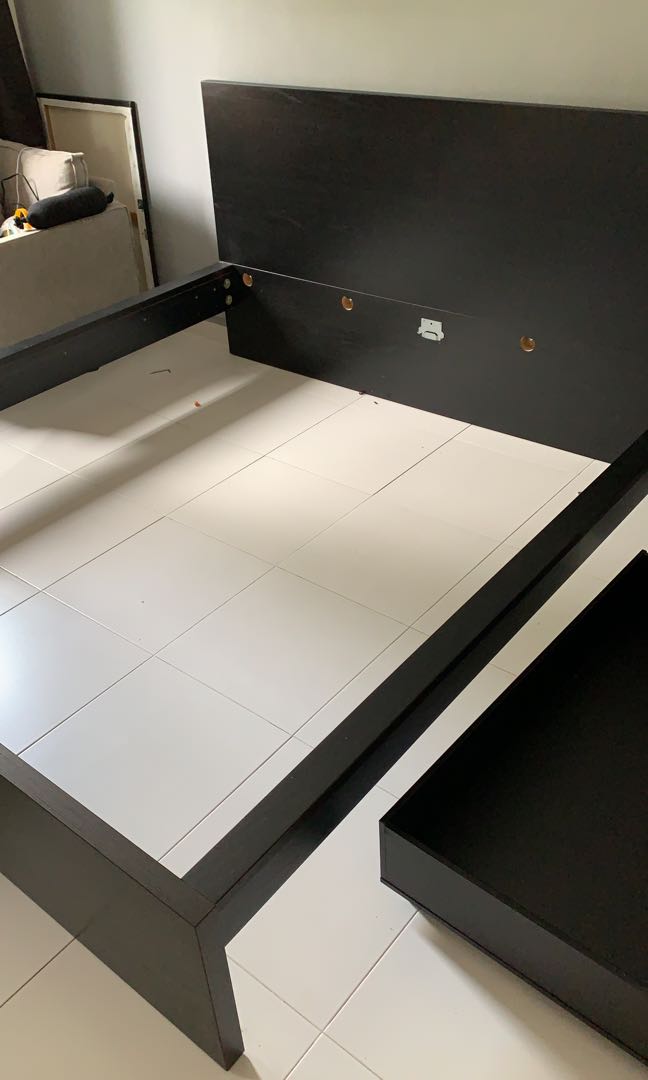 Ikea king size bed frame Malm + mattress beam and support (no mattress