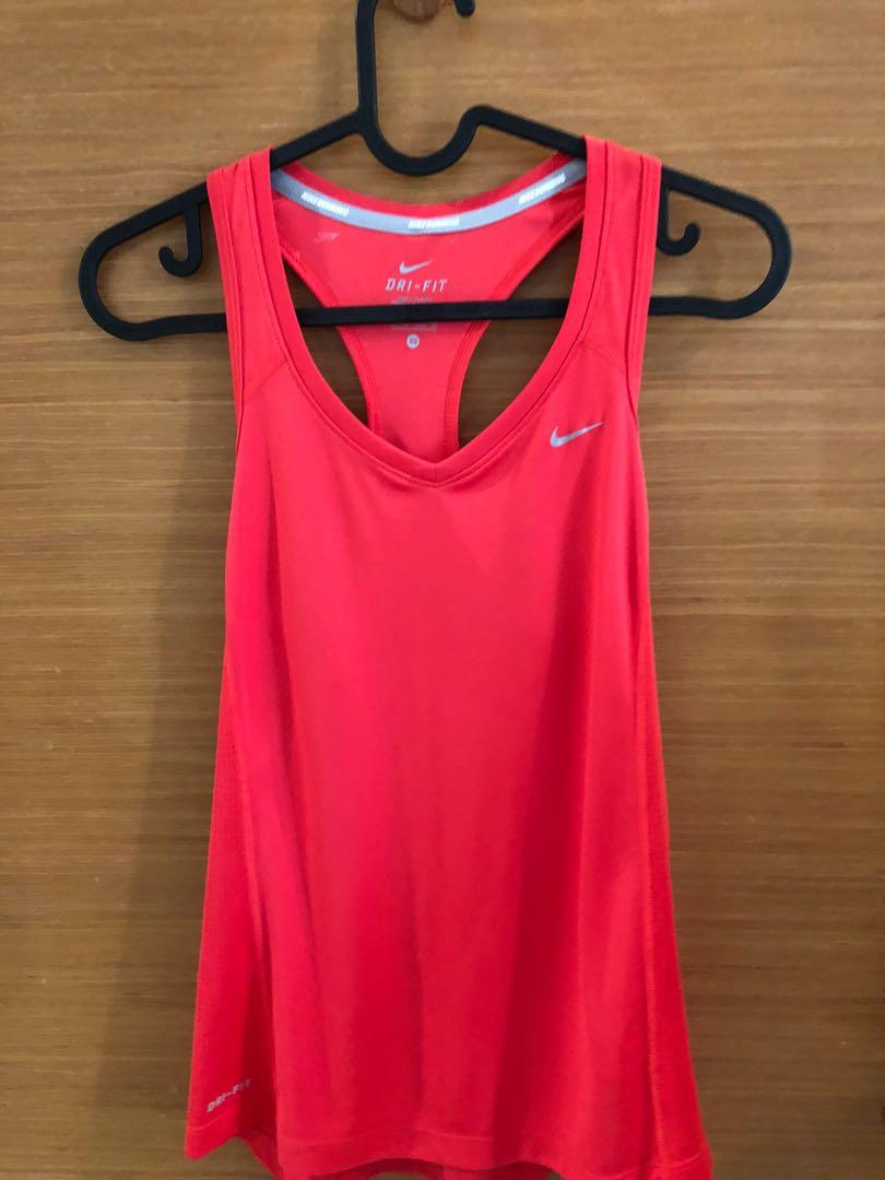 Red exercise outlet top