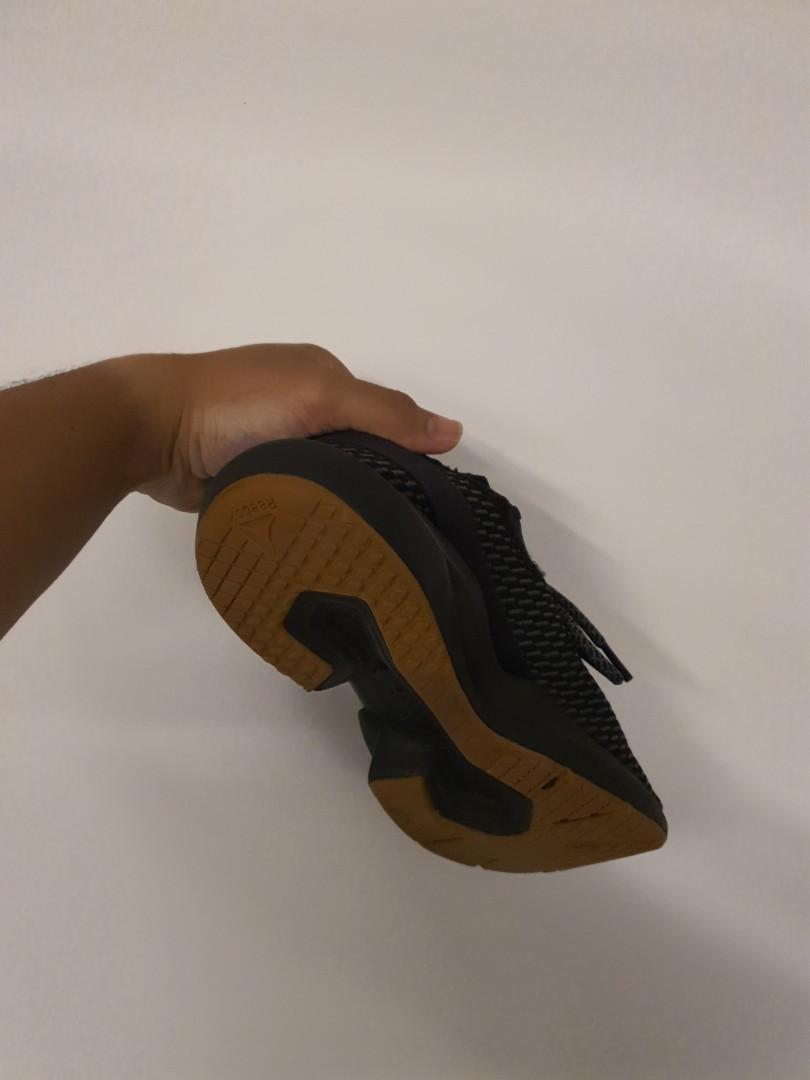 Reebok tech online graph split