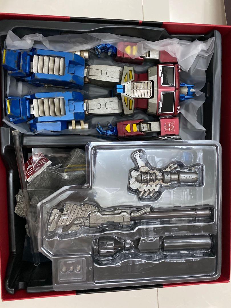 Transformers (Category: Toy Figures) located in Singapore. Submitted by euro_06 (Listing ID 1059758174, Image 4). Description: BNIB Optimus prime megaton version Hot toys .