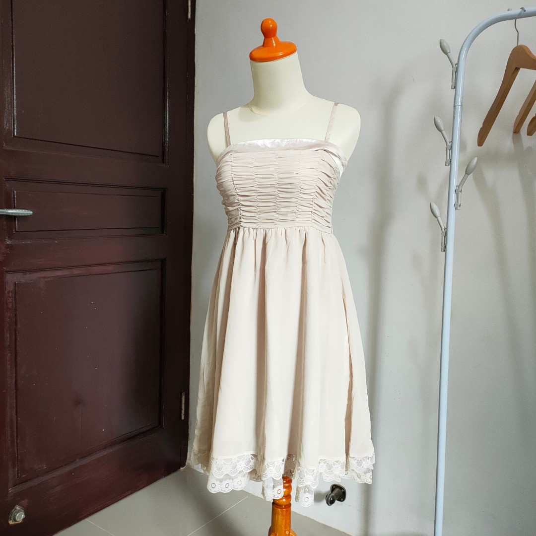 TWO LAYERED DRESS CREAM, Fesyen Wanita 