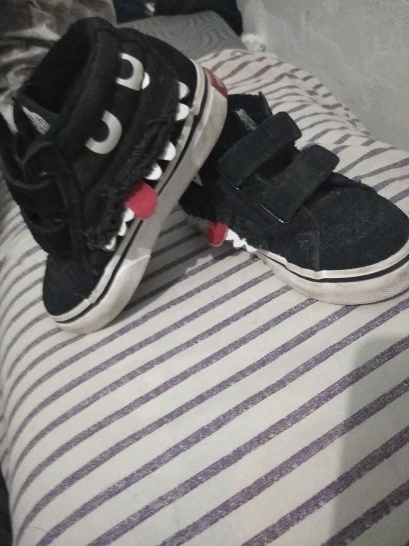 cdg play vans