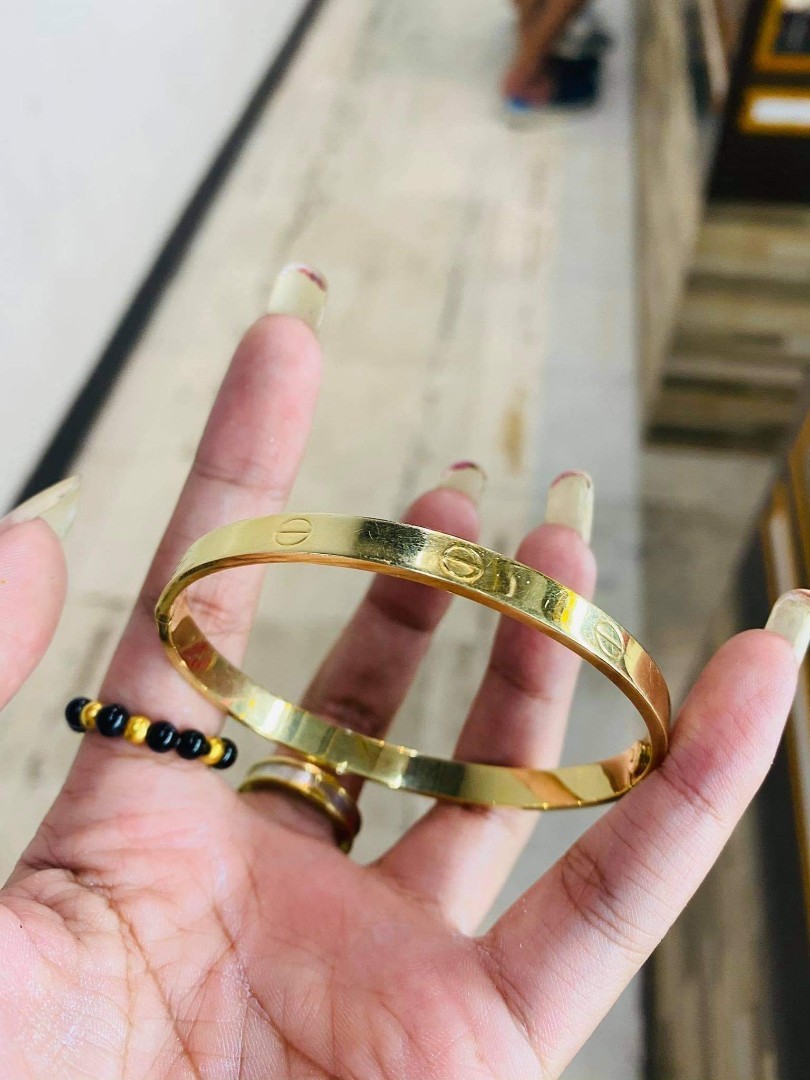 Cartier love discount bracelet clip lock