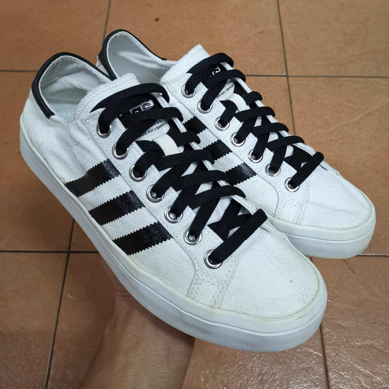 Adidas court hot sale vantage malaysia